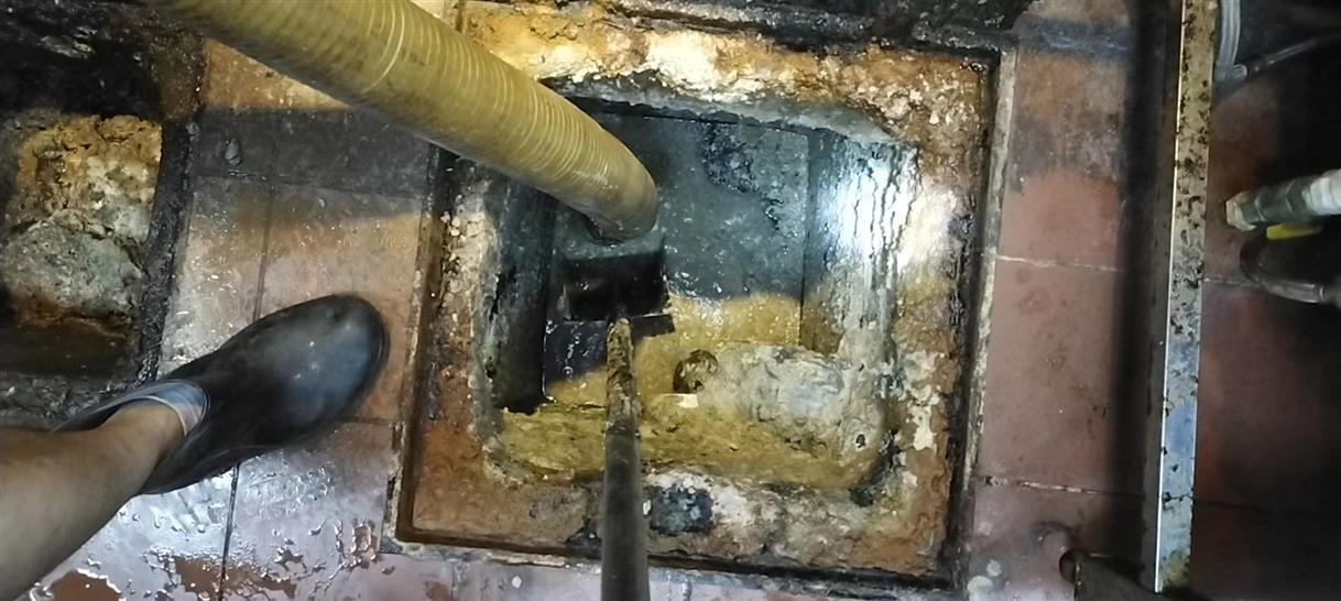 鹰手营子矿化油池清理-污水池清掏