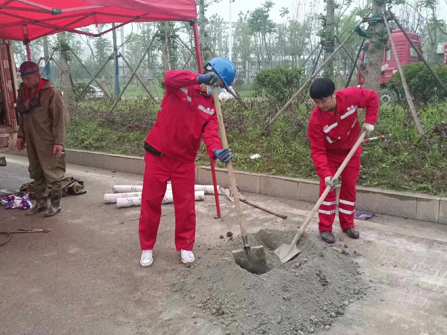 鹰手营子矿管道疏通哪家好】及时进行市政管道清淤