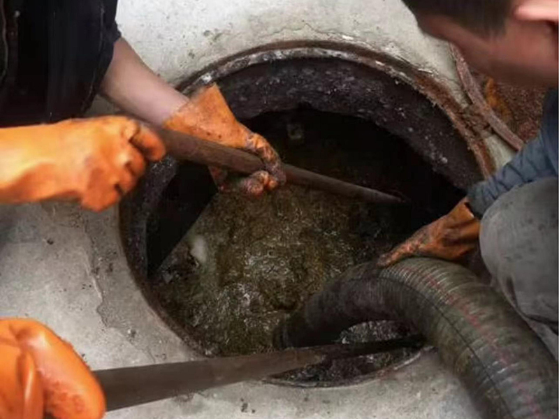 鹰手营子矿化油池、化粪池清理要做哪些安全措施？